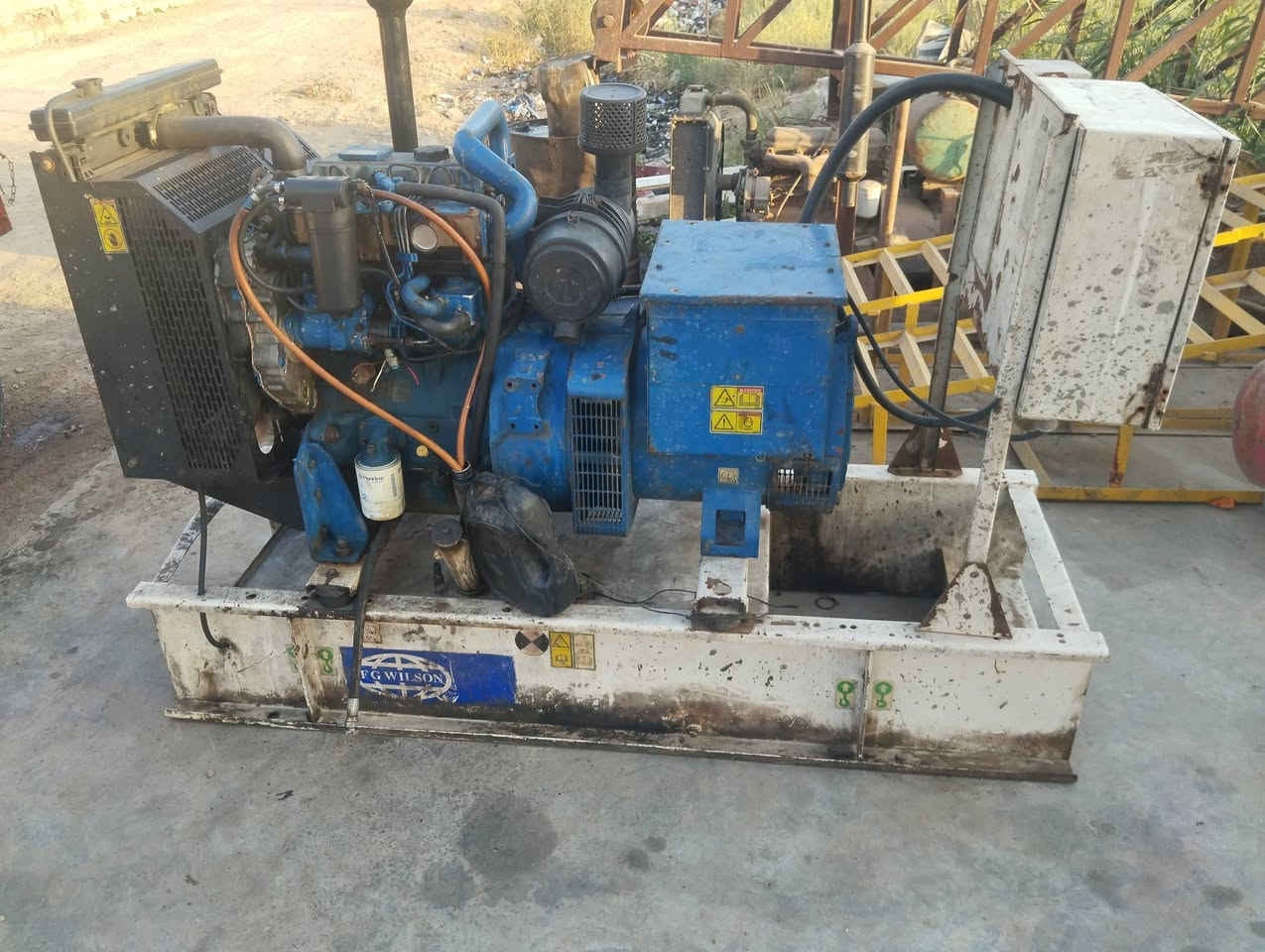 بسم لله الرحمن الرحيم 
إلي قلبو ضعيف وميتحمل ليشوف المنشور اخوان 
مولد بركنز  45 KV   جديد على اخر حباية شرط الشغل 
السعر  37 وبي مجال حك الجية  المكان بغداد  
الاتصال ع الرقم  ***********  
بلاش البلاش والله

