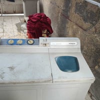 متاح غساله هيتاشي يابني اصلي شغاله بس المجفف عاطل السعر 40  الاتصال عل...