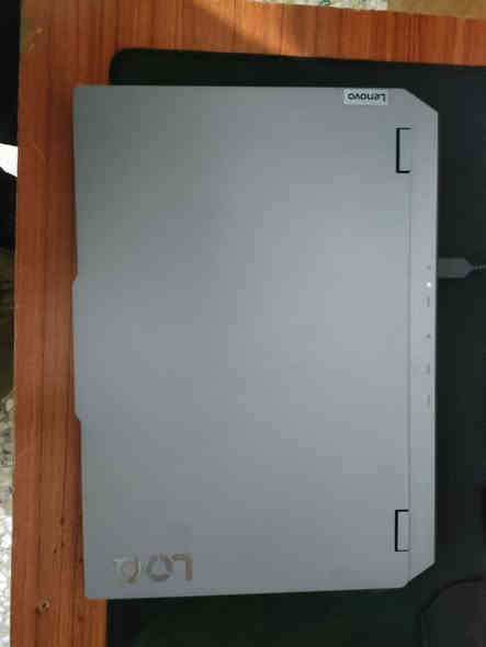 السلام عليكم

للبيع لابتوب Lenovo LOQ 15 IRX9 

 الجهاز نظيف واستخدام خفيف لمدة 4 أشهر فقط.
بي خدش صغير جداً بالكفر الخارجي، ما يأثر نهائياً على الشغل موضح ب الصوره

المواصفات:

المعالج: Intel Core i7-13650HX

كرت الشاشة:  NVIDIA RTX 4060 8GB

الرام: 24GB DDR5

التخزين: SSD 512GB

الشاشة: قياس 15 إنچ، دقة FHD مع تردد 144Hz
شاحنه: 230W

الجهاز مثالي للألعاب الثقيلة، المونتاج، البرمجة، والشغل الجامعي.

الهدايا المرفقة:

ماوس

جنطة لابتوب

ماوس باد حجم 5cm × 20cm

السعر: مليون و 300 
للتواصل: (***********)
العنوان : بغداد
