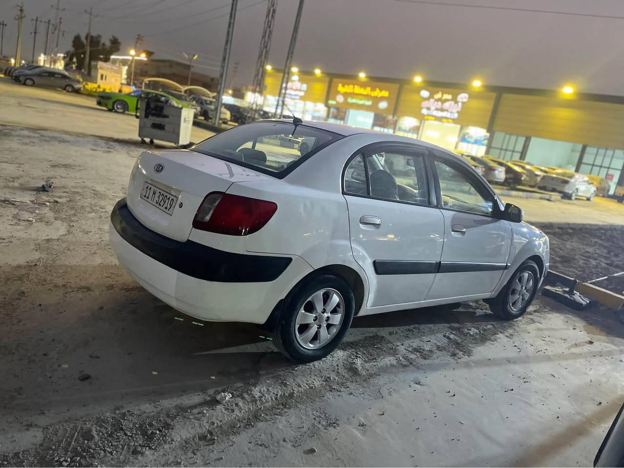 سلام عليكم كيا ريو موديل  2009
سيارة  رقم بغداد بسمي سنوية 
جديدة لل 2031
وهزة جديدة رقم انكليزي 
خليجي بدون صبغ فقط الهلال 
مكينه 1600كير مكينه تبريد 
تخم تاير صدر امامي خلفي تبريد 
حداديه سياره جاهزه من كل نواحي سعر91وبيها مجال حك الجية  
مكان سياره ديالى   
رقم*********** بعقوبة, ديالى
