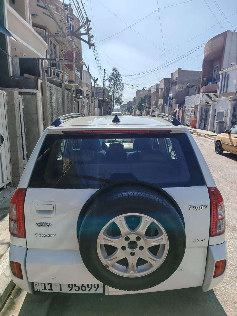 سلام عليكم تيكو موديل 2015 كير ميكانيكي المرغوب
محرك 2000 خير من الله 
ماشية 100 سيارة ممتعوبة مال بيت 
رقم بغداد انكليزي سنوية لحد 2030
منضومة زنون + كهربائيات كلهة شغالة + شاشة اندرويد + تبريد وتدفأة + كشنات هيتر + تحكم ستيرن كلة شغال و نضيف 
السونار موجود بيهة فقط جاملغ جهة السايق باقي كلة نضيف
 سعر السيارة 75 ورقة و بيهة مجال بسيط
مكانة السيارة بغداد الزعفرانية أربع شوارع ***********
