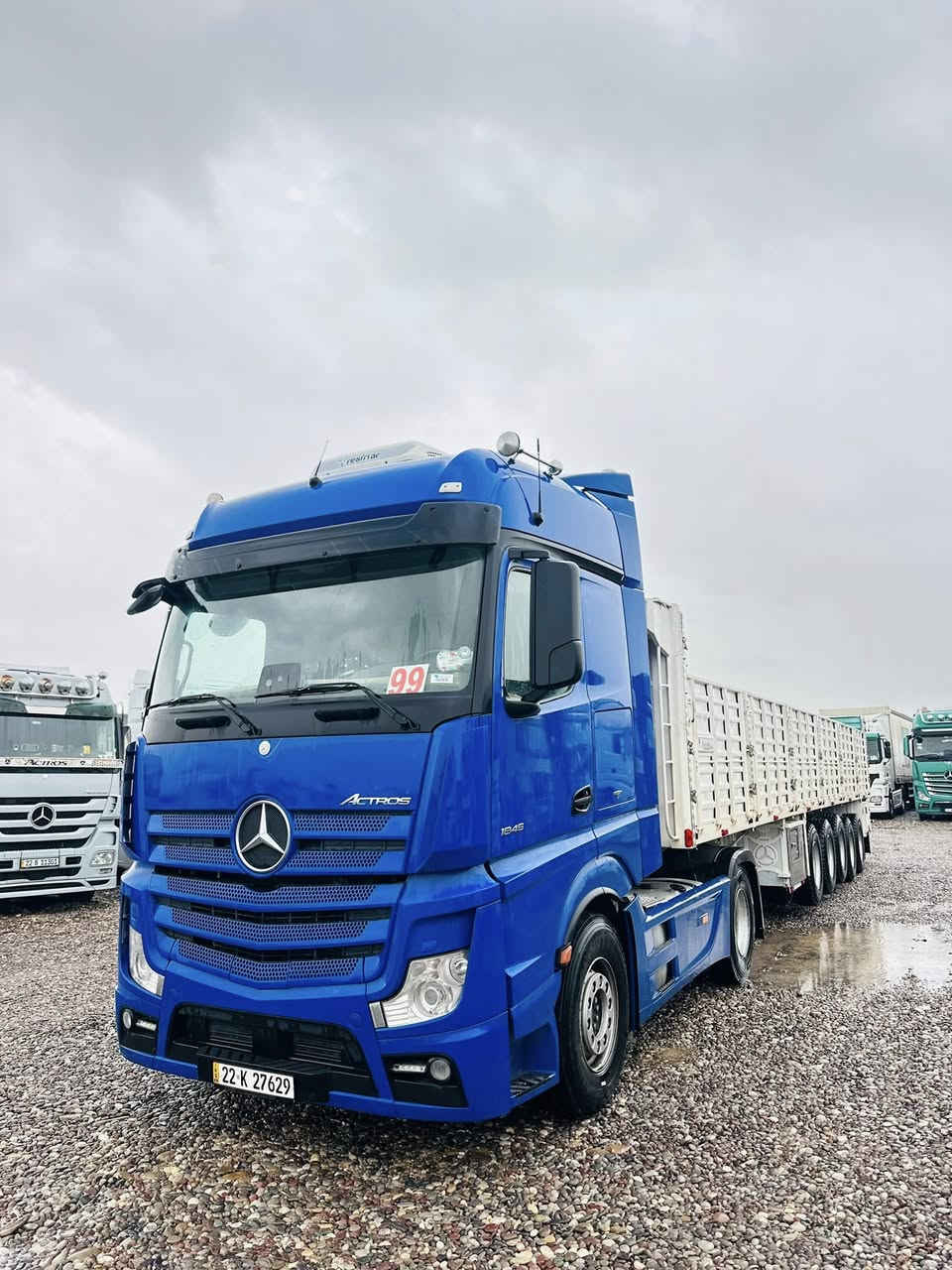 للبيع مارسيدس اكتروز تريله بودي 
موديل 2016
حجم 1845
مواصفات كأمره حساس 
ريتايدر تبريد ثلاجه سقف نجوم
سبلت عل سقف لايت عدسه 
زراكات لايت اسبايدرات بلادي داخل ديوان
ماشي ٨٠٠الف حقيقي 
عربانه فصال شركة تريله عراق ٥ محاور ٢٠٢٥
***********
***********
***********
***********
