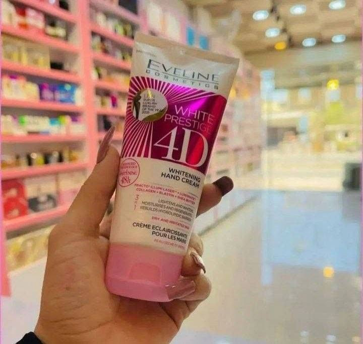أقوى كريم مرطب ومبيض لليدين 
ماركة Eveline💕 العالمية
#الاصلي اقوى مبيض ومرطب يدين
✅ كريم اليد من ايفلاين  بالتكنولوجيا المتقدمة Lumiskin ™ 4D White Complex الخاص بالعناية باليدين وتفتيحها وازلة التصبغات منها بالاضافة الى ترطيب اليد وتجديد خلاياها باستمرار 
✅ كريم اليدين ممتاز لنعومة اليد ويحافظ عليها من التصبغات لمدة 48 ساعة من الاستخدام وذو تركيبة مركزة ، غنية بالبروتين الطبيعي وزبدة الشيا، الليمون، الطحالب التي تعمل على تحسين مستوى الماء ، وترك اليدين ناعمة طرية وتهدئ التهيج ، وتقلل من خشونة الجلد
✅وتغذي الجلد بلفيتامينات والكولاجين 
#الاصلي المنشأ بولندا 🇲🇨💯
سعر الدرزن ٦٠ الف 
يوجد لدينا توصيل الجميع محافظات العراق✔️✔️


**إذا كنت صاحب هذا الإعلان وتريد حذفه لأي سبب، رجاءا أرسل رسالة إلى الدعم الفني**