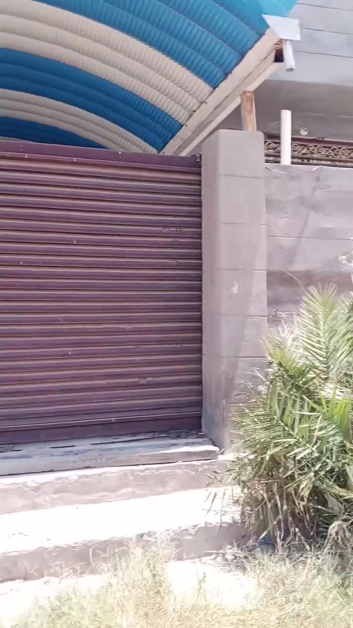السلام عليكم بيت مساحة 300م التفاصيل بالتصوير علما البيت ممسكون وممنضف سند 25 تحويل مباشر  شارع العلوية شريفة ع ***********
