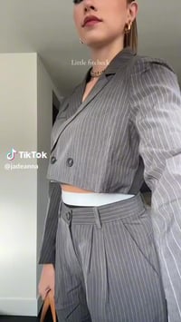 مقاس ميديم • ملابس • توصيل