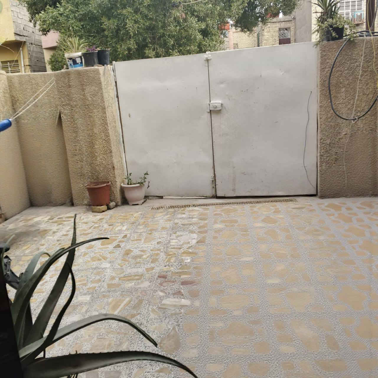 دار للبيع بيت 100متر طابق ونص  ابو دشير حليجه خط النفط جامع شريفه الشارع الثاني للسعر للاستفسار الاتصال ع الرقم ***********....***********
