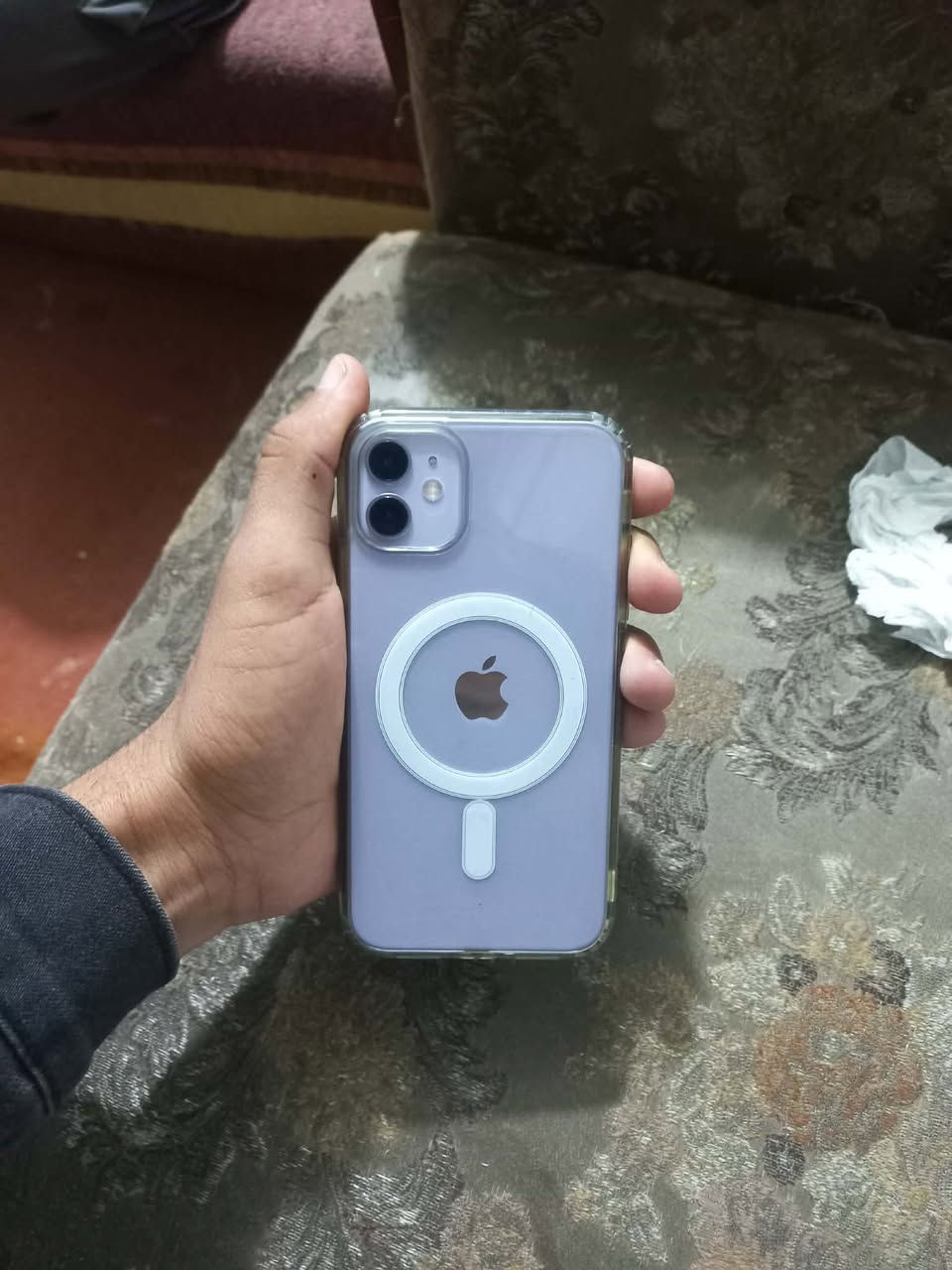 ايفون 11 عادي وتربروف ابلادي على وضع شركه  شرط ضد المي نموذج M ذاكره 64 وبطاريه  تقرا بالحاسبه 77 للبيع فقط سعر 225 وبي مجال بسيط ***********
