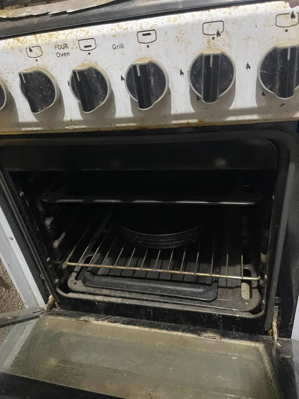 للبيع طباخ بسعر مناسب شغال ***********
