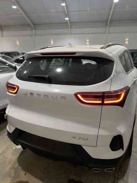 السلام عليكم يتوفر لدى شركتنا جيتور 
فئة X70 موديل 2026 وكالة هارلم ضمان زيرو صفر مرقم بغداد كامل ويتوفر لون ابيض و فول مواصفات 1/1 و 
السعرهو 26.100000 مليون دينار عراقي شامل اللوحات المرورية كامل 
ومكان شركتنا هو بغداد الكاظمية و 
الرقم للاتصال *********** 
السيارات كلها خاضعة لضمان وكالة هارلم و  المواصفات هي اعلى موصفات
