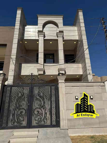 � للبيع  لدى شركة الاستقرار للاستثمارات العقارية 🏠
📍 الموقع: بغداد – السيدية – مربع الضباط – شارع عرض 12 متر

✳️ دار سكني بموقع مميز جدا ✳️
بمساحة 120 متر واجهة 6 متر وبنزال 20 متر

الدار يتميز بـ:
• بناء حديث درجة اولى
• 3 غرف نوم نظام سويت
• هول حولي واسع + استقبال أنيق
• مطبخ
• واجهة مرمر بتصميم هندسي مميز
• أرضية مرمر فخم
• ديكورات داخلية متكاملة
• ألمنيوم تركي الصنع (سلايد ومفصلي)
• تنفيذ دقيق بمعايير هندسية عالية

✨ الدار جاهز للسكن الفوري ✨

📞 للاستفسار والتواصل:
***********

📍 موقعنا: السيدية – شارع الضباط – قرب دائرة الكهرباء
شركة الاستقرار للاستثمارات العقارية

الاستقرار… ثقة تُبنى … خبرة متطورة
