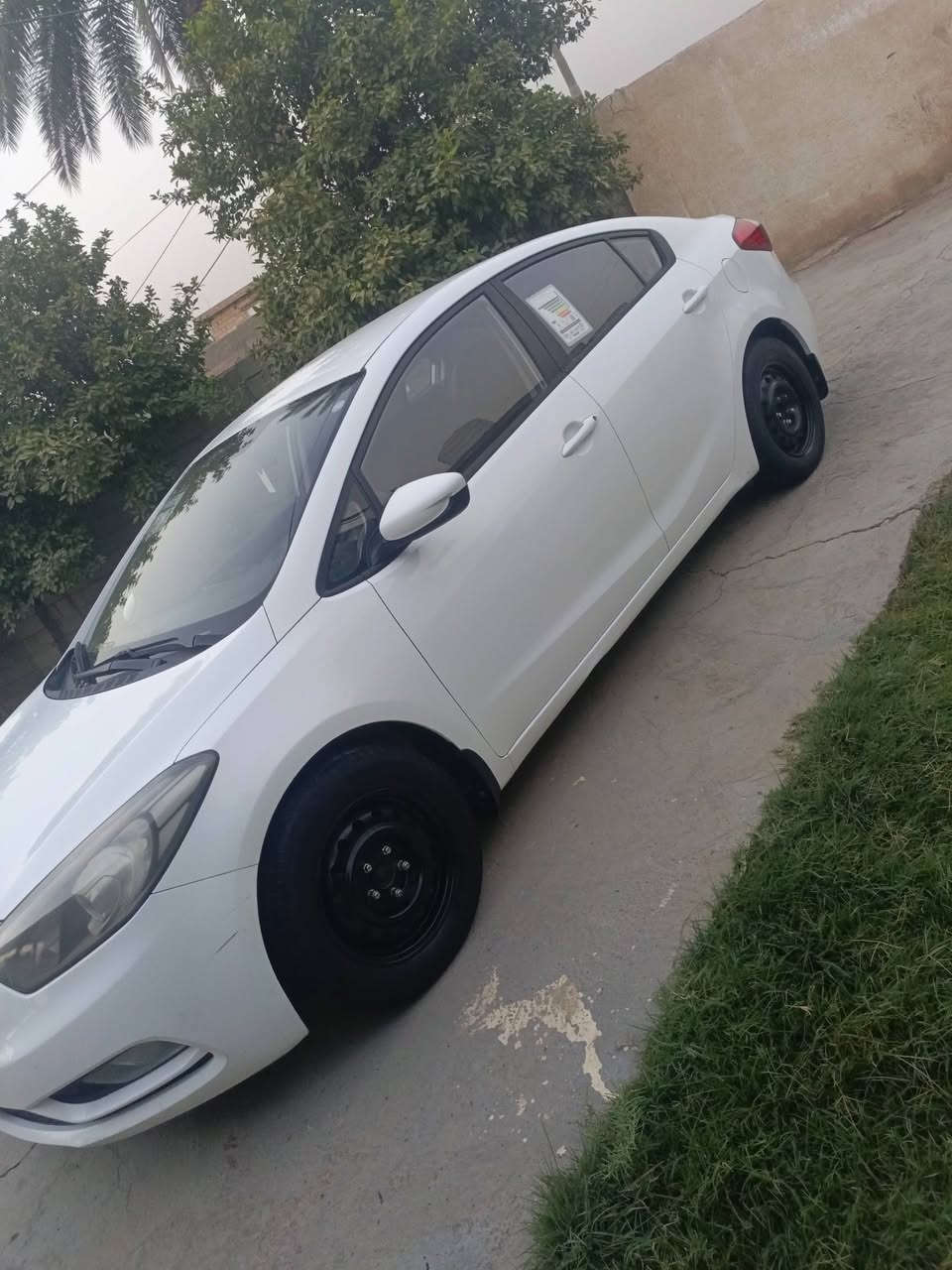 سلام عليكم كيا سيراتو موديل 13 شمالي رقم سليمانيه سنويه نافذه ب2024السياره بيه فقط قبق الجنطه مصبوغ لا دواخل ولا اي مكان ثاني فقط قبق الجنطه مصبوغ مواصفات عاديه السياره جاهزه كير ومكينه وحداديه تبريد تخم تاير السعر 116وبيه مجال للاستفسار الاتصال على الرقم ***********
