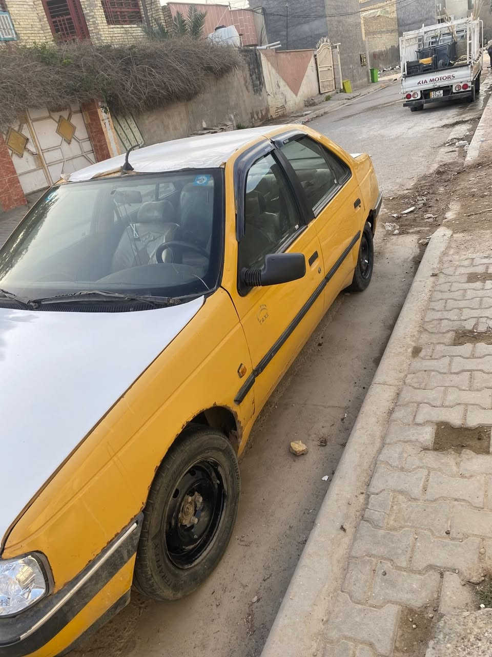 للبيع بيجو 405 موديل 2009 اوتماتيك محرك كورلا تبريد شغال رقم انكليزي هزة جديده مصفرة هيئه و غرامات بسمي تحويل ثاني يوم بيها نقوصات محركها كايم ابيعها على وضعها رايدها ب19 وبيها مجال بصيط اتصال علرقم *********** بغداد
