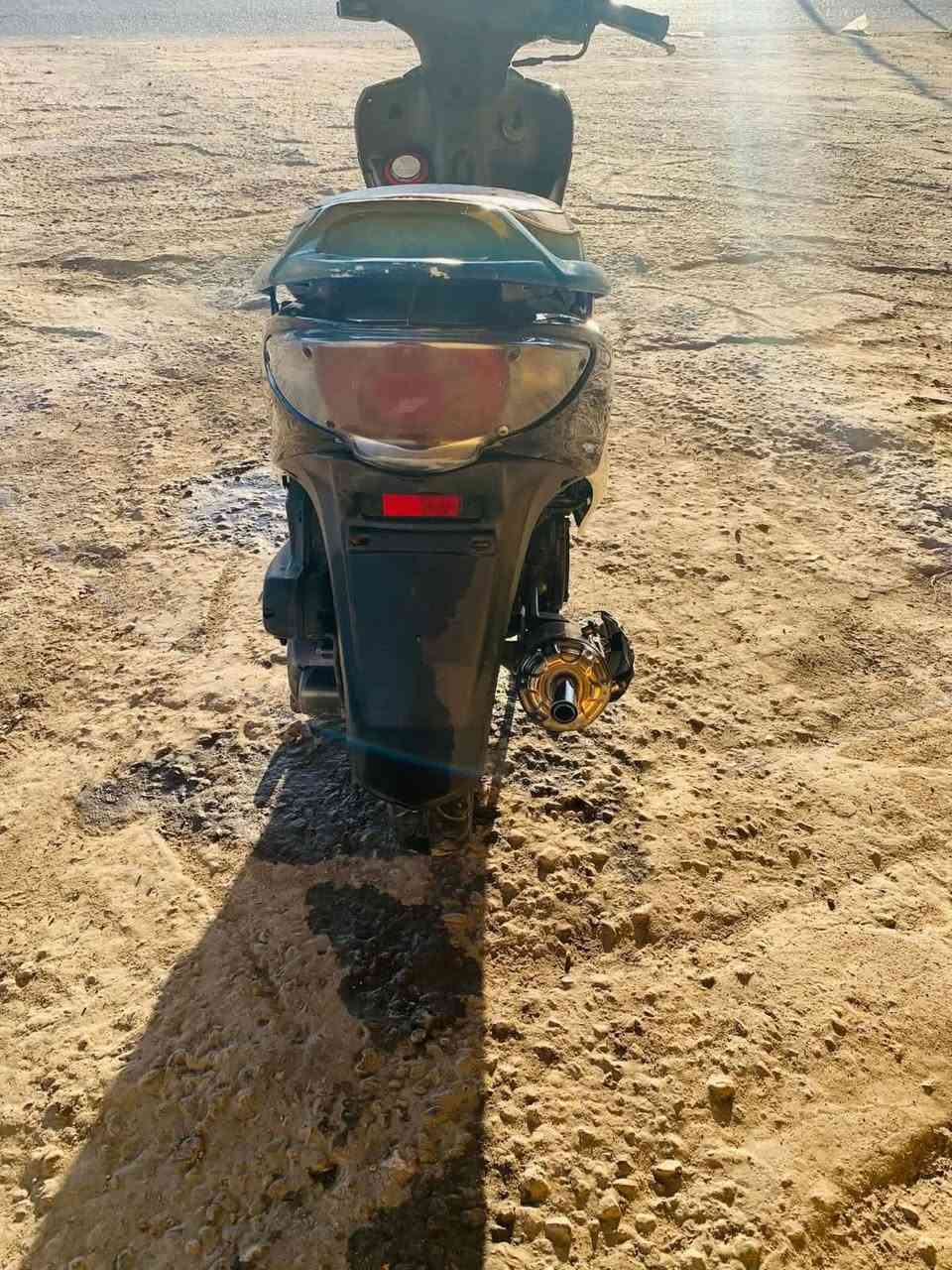 دراجة كامكو G4 دراجه جديده مكينه ما مفتوحة لا تنقص ولا تبخر كهربائياتها شغله الدراجه  ما ماشيه وجديده وحلوه السعر ٥٠٠ وبيها مجال حك الجية مكاني كوفة عباسية ما متواجد ع الفيس  رقمي ***********
