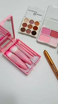 طقم مكياج متكامل • باليت ظلال • شيجلام