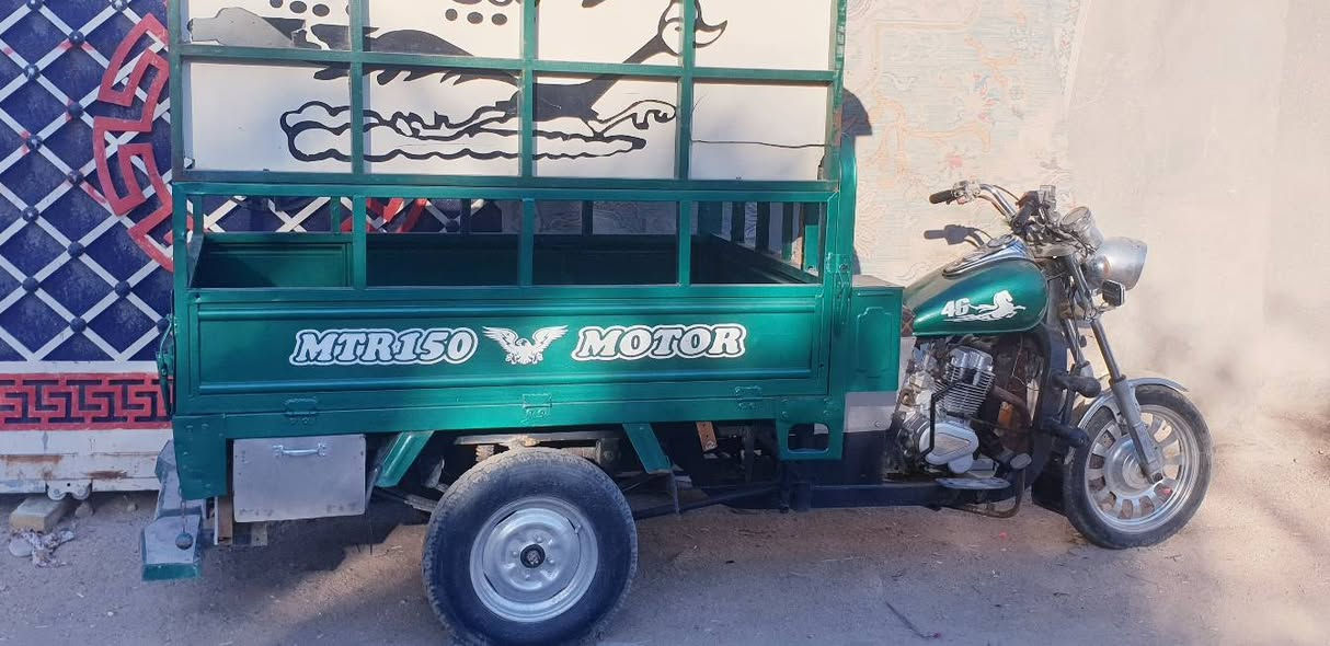 سلام عليكم خوان متيار مديل 13معمرا لك كله جديد ستوته بل كارتون كله نضيف ستوني كمله سنويه ورقم ترايك كربله وين ماتريد وين شرايه لي حبون لي متيار عنواني قرنه بني منصور ***********
