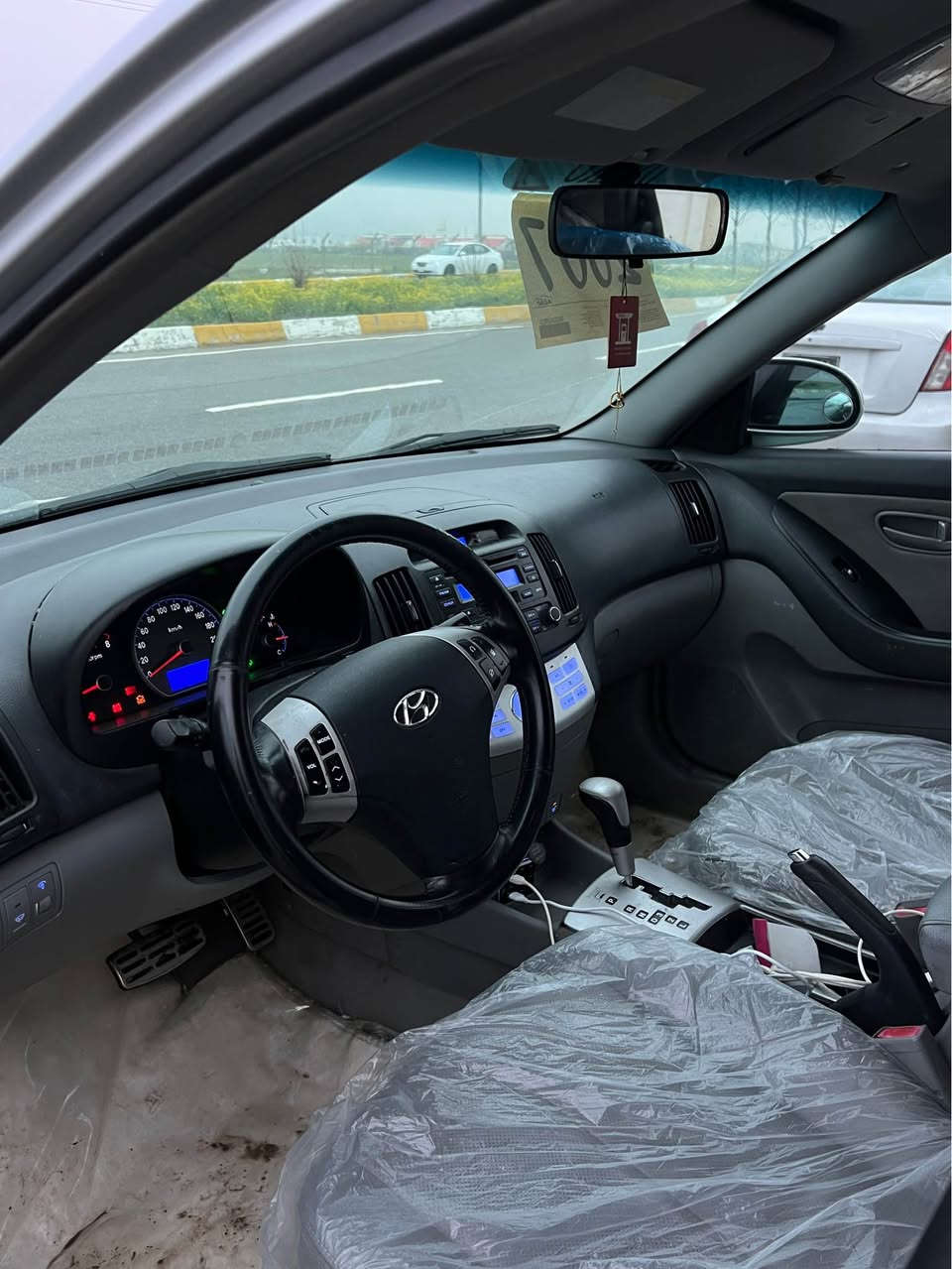 ئافانتی ٢٠٠٧ مەکینە مەرغوب ١٦ دکشن بەرز تەبریت لەمس ئاوێ نە شەفت کوشن جڵد و هیتەر ئاوێنە کارەبایی لایت رەش دەعامی بۆ دەعامی بە شەرت گێڕ و مەکینە بەشەرت خایس تەقە و رەقە بەشەرت داعم و لێدران بەشەرت. شوێن:ڕانیە. *********** سعر،٤٥ مەعامەلەیەکی برایانە📦🪬 رانية, السليمانية
