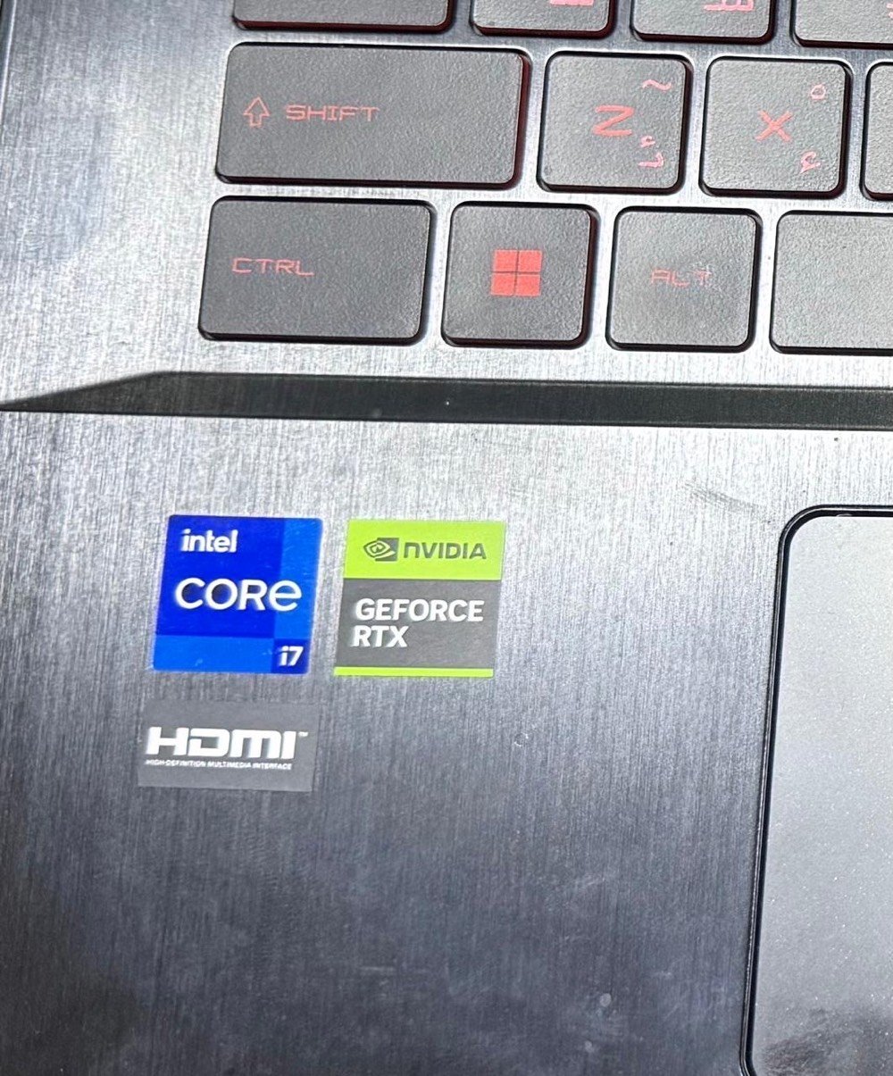سلام عليكم اخوتي حاسبه MSI معالج انتيل كور اي 7 جيل 12 كرت شاشه انفديا 2050 RTX رامات 16 الهارد واحد تيره استخدام قليل شهر واحد سعر مليون و 300 الف بيها مجال 
مميزات الحاسبه

تصميم نحيف وخفيف (حوالي 1.86 كغم) سهل الحمل  

⚡ الأداء القوي
	•	معالج Intel Core i7 جيل 12 قوي جدًا للبرامج الثقيلة والألعاب  
	•	كرت شاشة RTX 2050 مناسب للألعاب والتصميم والمونتاج  
	•	رام 16GB تسمح بتشغيل عدة برامج بدون بطء  
	•	SSD سريع يقلل وقت التشغيل والتحميل



� مناسب للألعاب


	•	 
	◦	PUBG ✔️
	◦	GTA V ✔️
	◦	Fortnite ✔️
	◦	Warzone ✔️
	•	

شاشة 144Hz تعطي سلاسة عالية في الألعاب  



️ شاشة ممتازة
	•	شاشة 15.6 بوصة Full HD واضحة جدًا  
	•	IPS تعطي ألوان جيدة وزوايا رؤية واسعة  
	•	مناسبة للألعاب، الأفلام، والتصميم

⸻

🔌 مميزات إضافية
	•	Wi-Fi 6 سريع للإنترنت  
	•	منافذ كثيرة (USB-C، HDMI، USB-A)  
	•	يمكن ترقية الرام والتخزين لاحقًا  
	•	مناسب للدراسة، الألعاب، التصميم، والبرمجة

⸻


رقمي *********** متواجد فيس و واتساب