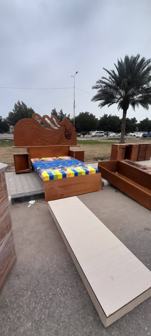 المجهز لبيع وشراء اثاث والاجهزه الكهربائيه المنزليه عامه العنوان نجف حي عدن مقابل الطحان ***********ضرغام تابع تكتك وفيس يوجد خدمة توصيل طلبات بالكروه داخل النجف ملاحظه العصر افتح بسوك الوفاء شارع الصب بالخدمي
