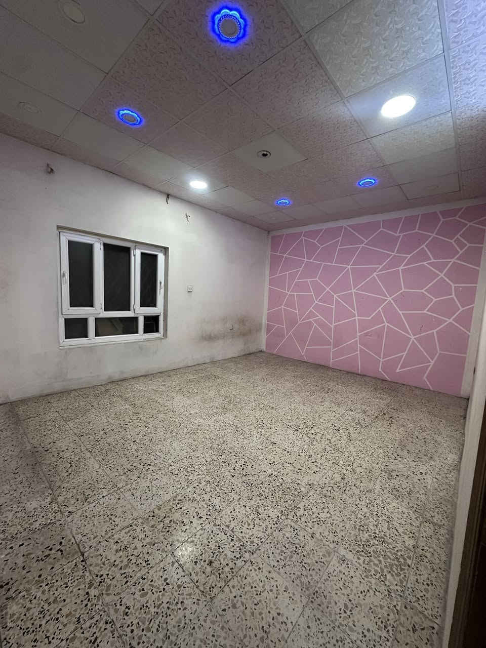 #اعلان #بيت #للايجار #مساحة 200 م
مشتمل ارضي 
#العنوان ( شارع القدس خلف دجاج مازي )
#التفاصيل كراج سياره  . حديقه . مطبخ  . غرف نوم عدد2 .. مجمع صحيات   
#السعر 450 الف 

: يرجى الاتصال ع الارقام التاليه

 ***********📞
***********📞
للمزيد من المعلومات مراجعة
 عقـارات الأبـــــــــــــرار  
حي الواسطي. مقابل المواد الغذائية 
* نستقبل جميع عروضاتكم السكنية 🏠 والتجارية 🏡 بكافة مناطق كركوك  
.......................................
ملاحظة نتعامل بالعقارات الطابو صرف فقط
