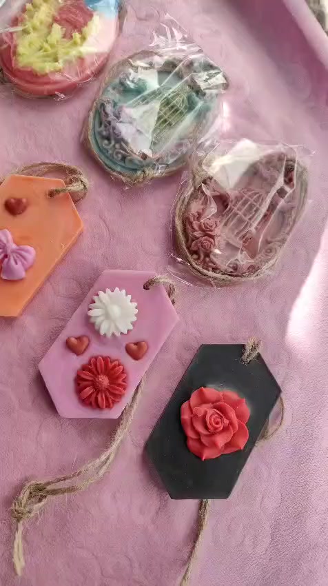 وصلت الفوحات مال الملابس عطرها مسك وفواكه عطرها يجنن يعجز الوصف
تنحط بين الملابس  سعر القطعه  ٣٠٠٠ بس


**إذا كنت صاحب هذا الإعلان وتريد حذفه لأي سبب، رجاءا أرسل رسالة إلى الدعم الفني**