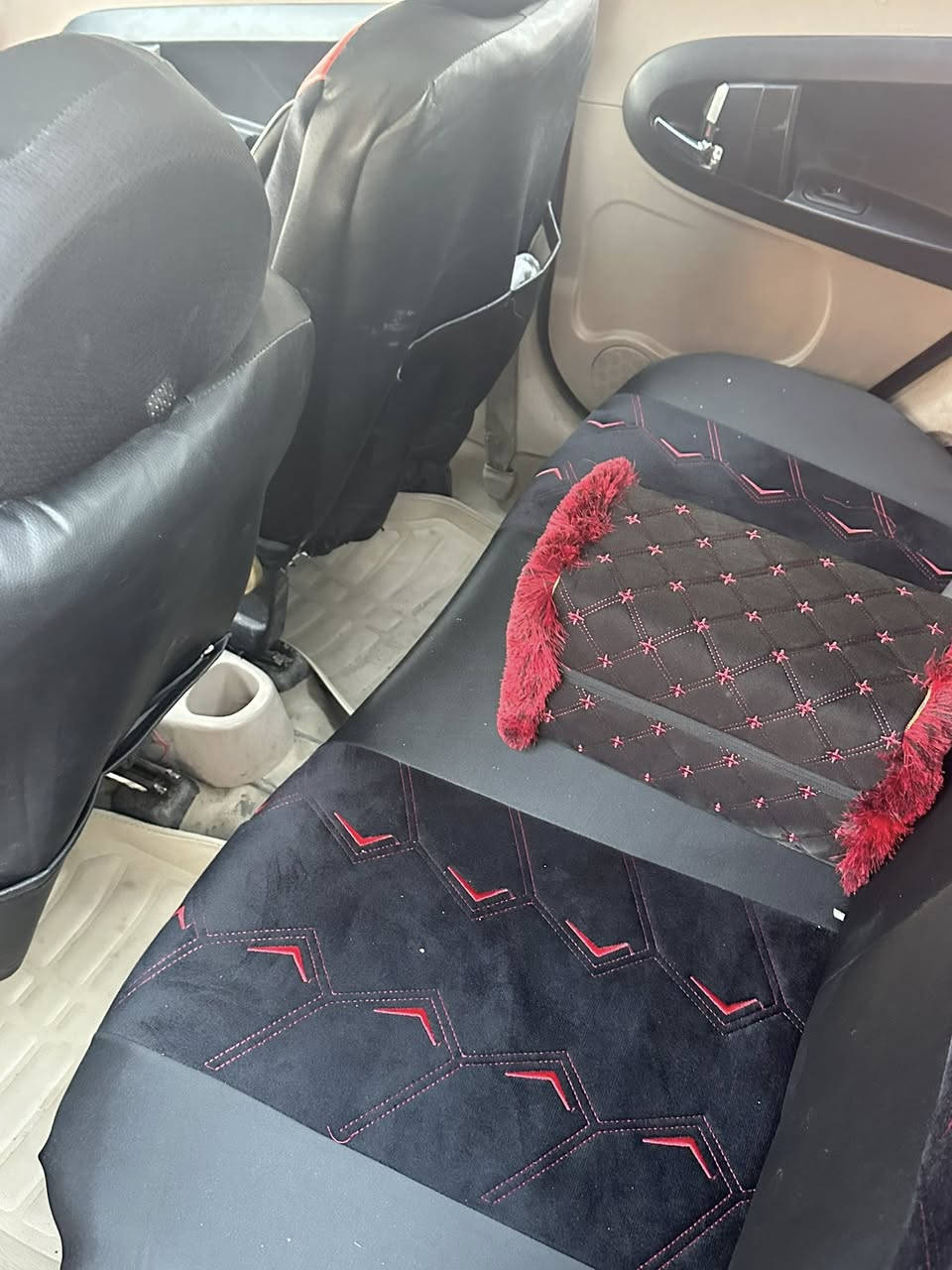 [سلام عليكم ]
🍓 ‏جيلي باندا 2013🐼
🍓بسمي رقمه بغداد الدولي 🇮🇶
🍓السعر/٤٧ وبيه مجال $
🍓ماشيه/80 الف
🍓الكير ‏أوتوماتيك 
🍓 
🍓تبريد شغل حلو ❄️
🍓بغداد السيديه!
🍓 ‏ملاحظة/ ‏دشبول بي كسر بسبب الشمس ***********
