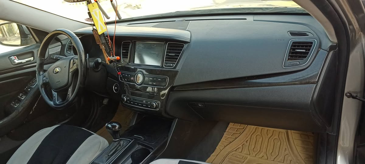 سلام عليكم ورحمه الله اخوان عندي كيا كادنزه موديل 2014
السياره اربع قطع صورة الحادث موجوده مبدل بيه زوج جاملغات وبنيد وصبغ في الباب الخلفي خلف السائق السياره فول مواصفات معروفه مواصفاته يحتاجله فقط شغلات بسيطه ترتيبات عنواني بغداد 
السعر: 120
تواصل على الرقم:***********
