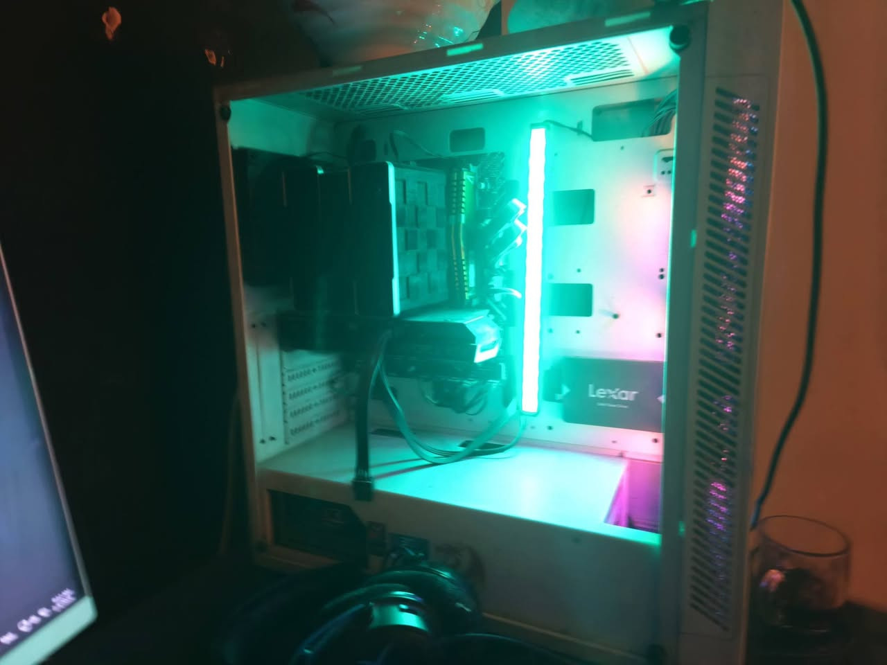 السلام عليكم
تجميعه مستعجل على البيع السعر 600 الف السعر قفل
 مكاني بغداد الرشاد توصيل ماكو تجي تفحصه وتاخذها
موصفات 
I5 12400f
B
Ram 16 3200 xpg
Ssd 128
M.2 1T
Case ماتركس
كرت شاشه 3060 12gb زوتاك
بور سبلاي 650 كيبلات تنفصل وتنشد زكماتكس
مبرد ديب كول 
شاشه 1080p 75hz 24
موس وكيبورد

الكرت بيه مشكله عطلت المروحه وسويت وحده تحوير والكرت يشتغل طبيعي ومابيه اي مشكله بس الحراره اذا ماتسوي اندرفولتج تصعد لل80 والحاسبه يرادله تنظيف 
اغلب القطع موجوده الكراتين


**إذا كنت صاحب هذا الإعلان وتريد حذفه لأي سبب، رجاءا أرسل رسالة إلى الدعم الفني**