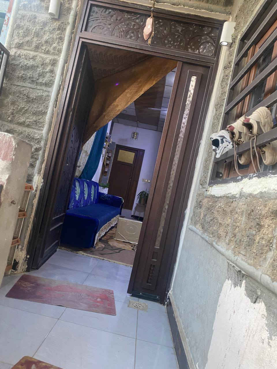 إعلان رقم ٥٧٦
دار طابقين للبيع المساحة ١٢٥م مربع الواجهه ١٠م يحتوي على ٤ غرف نوم درج داخلي وخارجي الدار نظام بيتين الموقع كركوك حي عدن قرب سلام الشرقيه الاستفسار اكثر الاتصال بالرقم الموبايل ٤٢ ٧٧ ١٢٥ ٠٧٧٠
ملاحظه نوع العقار( بلدية ) المعامله كامل بأسم صاحب البيت حصرا والمعاملة تكون مع صاحب البيت مباشر
