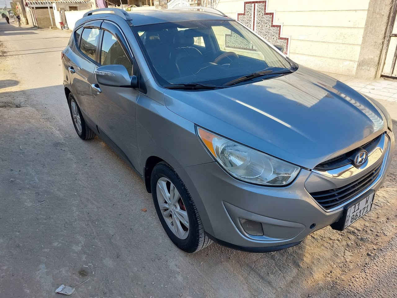 السلام عليكم لبيع توسان موديل 2012 رقم بغداد انكليزي بسمي مكينه 2400 دوش كير محرك حداديه مكفولات بيهه ثلاث قطع صبغ بدون داخل شرط تبريد ثلج تخم تايرات جداد كهربائية كلهه شغاله سياره جاهزه من كلشي السعر 115 وبيهه مجال بسيط مكاني بابل ***********
