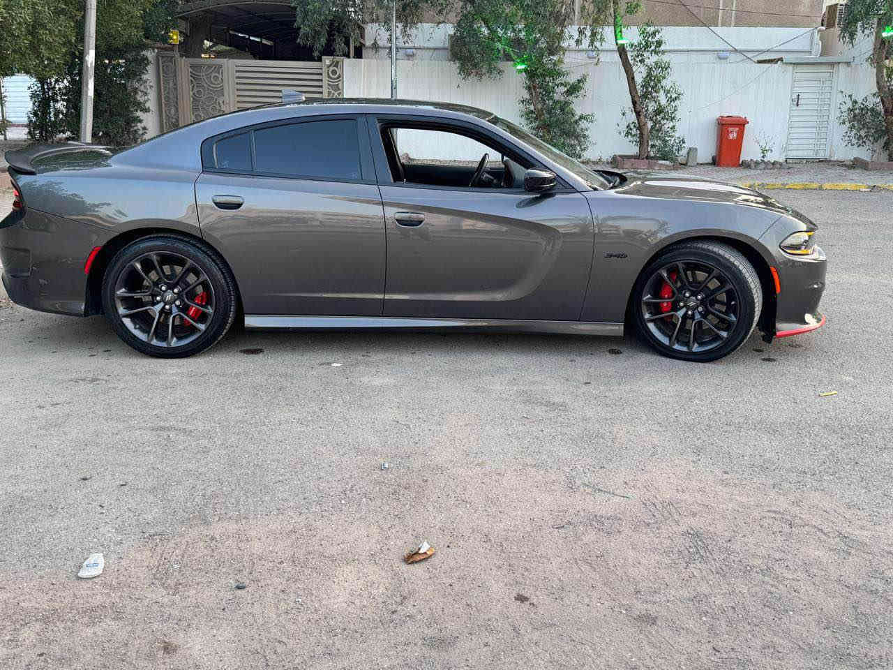 دوج جارجر 2023 RT
V8 5700
النداء الاخير
بدون رقم دخول جديد 
المواصفات فول عدى الفتحه 
رادار امامي وجانبي وخلفي
مري هيتر
الحادث :جاملغ خلفي صبغ
بابين مفتوح وجاملغ امامي مفتوح 
السعر : 225
المكان بغداد زيونه 
للاستفسار
*********** 

*********** بغداد, العراق
