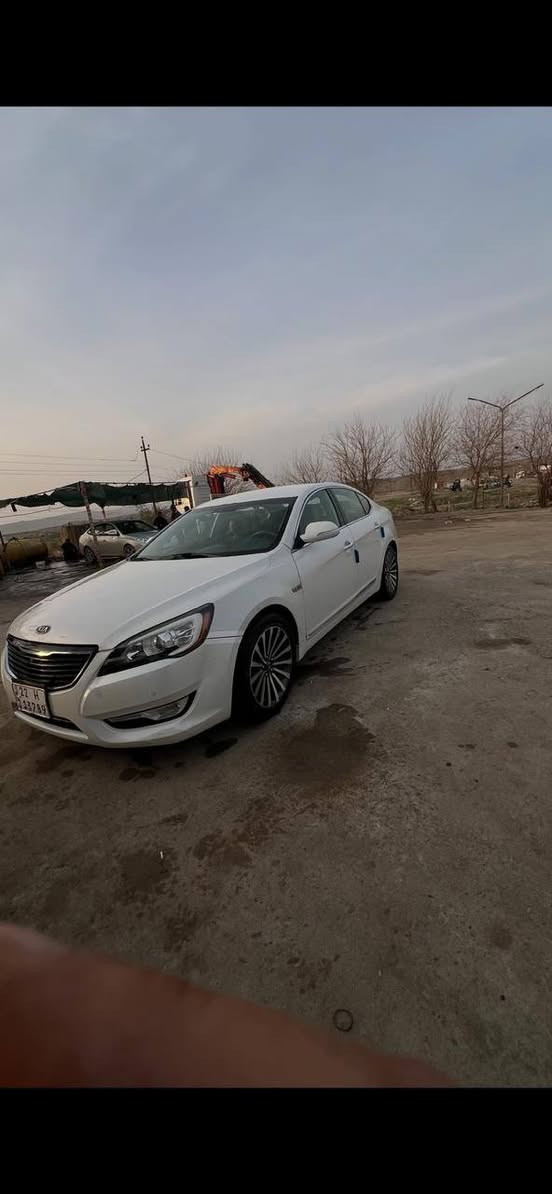 كيا كادينزا 2014
فول بدون فتحة بصمة تشغيل بصمة أبواب كاميرا امامية خلفية حساسات 360 درجة تحكم ستيرن تحكم خلفي مانع انزلاق مثبت سرعة تبريد تدفئة كشانة ومقود سقف ملكي بلادي صدر تايرات كلو جديد تبريد ثلج محرك 350 V6 شرط وگير شرط 
السعر 52 وبي مجال ***********
