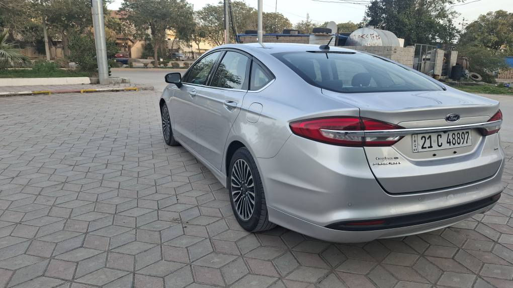 موديل 2017  
مكينه 2500  نتفس طبيعي بدون توبو
3 شاشات موصفات se ماشيه 60 ميل
مكينه وكير مامفتوحه
تخم تاير جديد حداديه جديده 
دهن كير ومكينه جديده بدون اي نقص
داخل اسود سيرفس كامل بدون اي نقص 
صبخ جاملخ وبونيت بدون دواخل وسقفه بس بخ بدون ضرر
سنويه بسمي الحد 2029 جديد 
السعر 114 ومجال  مكان السياره قضاء الكلار 
*********** كالار, السليمانية
