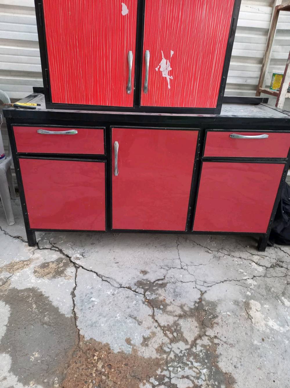 كلش نضيف امانة الله

#كاونتر#سنك#اغراض_مطبخ