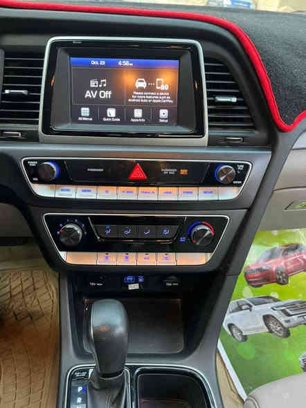 السلام عليكم 
سوناتا موديل 2019 جي دي اي 2400 
مواصفات SE معروفة
شاشة كبيرة 
كامرة 
رادار 
انظمة قيادة 
مثبت سرعة 
 ماشيه :48 ميل
حادثه:جاملغ وبنيد فقط بدون اي داخل  وباقي السياره  مكفول حته البارد 
السعر:133وبيه مجال 
العنوان: بغداد
رقم :*********** 
السياره احلى من الصور  جاهز  لا دوانز لا شي
