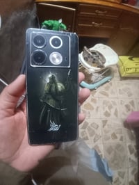 انفنكس نوت 40 • ذاكره ٢٥٦ • شاشه مكسوره