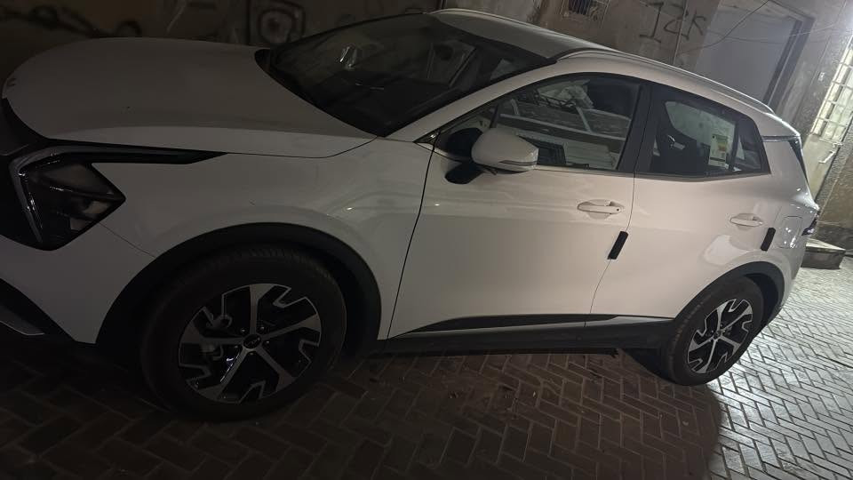 السلام عليكم
سبورتج ٢٠٢٥ ستاندرد (بيسك) المواصفات الاعتيادية لفئتها رقم أربيل للبيع 
ماشية ١٣ الف 
بيها ملاحظتين 
بي دي آر بالباب خلف السائق 
وكم شخط بالدعامية الأمامية من جهة اليمين 

نشرت الصور قبل وبعد 

ضمن ضمان شركة نيم تبديل الزيت كله شركة كيا 
رايدها ب٢٠٤$ وبيها مجال انشالله 
عنواني بغداد الاعظمية 
*********** موجود واتس
