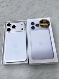 ايفون XR • ١٢٨ • دبل سيم