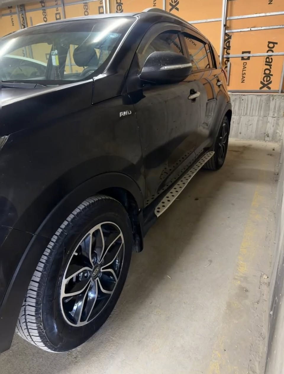 السلام عليكم عندي كيا سبورتج 2016 امريكي حادثه فقط جاملغ خلفي عكس السايق رقم دهوك بأسمي 
محرك 2400 GT
سويج
تبريد قطعتين 
حساسات 
مكاني بغداد زيونة 
السعرررر 118$ 
للاتصال 
***********
