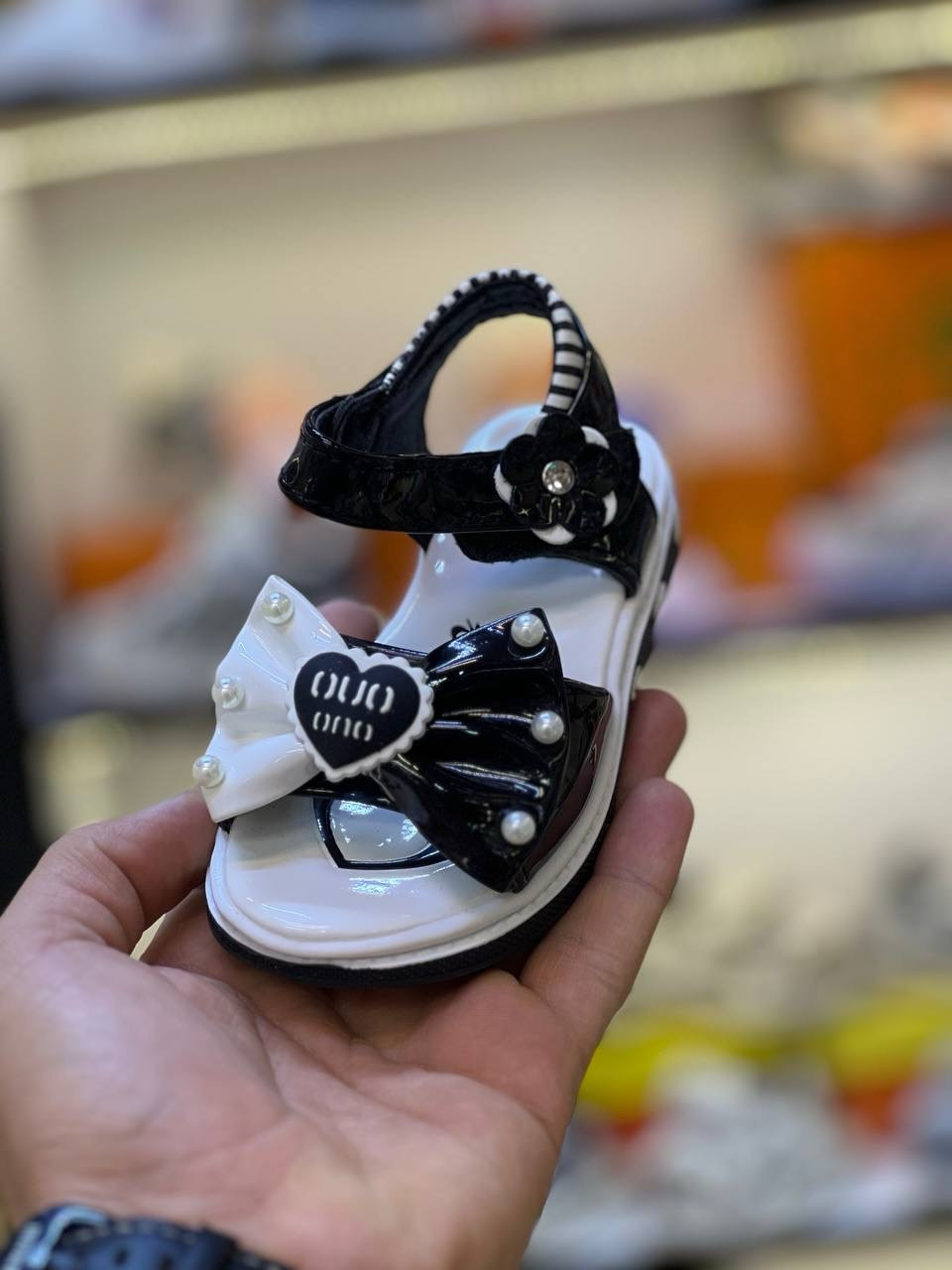 �💕 صندل بناتي موديل لطيف وناعم 💕

موديل بناتي كلش حلو وخفيف يناسب الطلعات والمناسبات 👗✨

✅ القياسات: من 21 إلى 25
🎨 متوفر بـ 4 ألوان مميزة
🦶 مريح وخفيف على القدم

دللي بنوتج بأحلى صندل لهذا الموسم �


**إذا كنت صاحب هذا الإعلان وتريد حذفه لأي سبب، رجاءا أرسل رسالة إلى الدعم الفني**