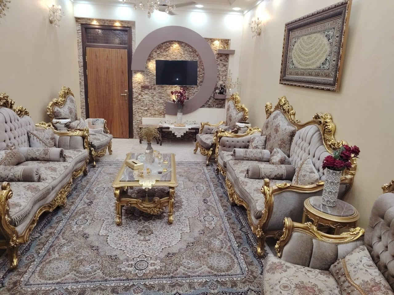 تخم مصري دمياطي خشب زان والطبلات ويا الوسطيه والستولات عشر مقاعد أخو الجديد و كولش نظيف مكانه شارع فلسطين رايدي بمليون و750


**إذا كنت صاحب هذا الإعلان وتريد حذفه لأي سبب، رجاءا أرسل رسالة إلى الدعم الفني**