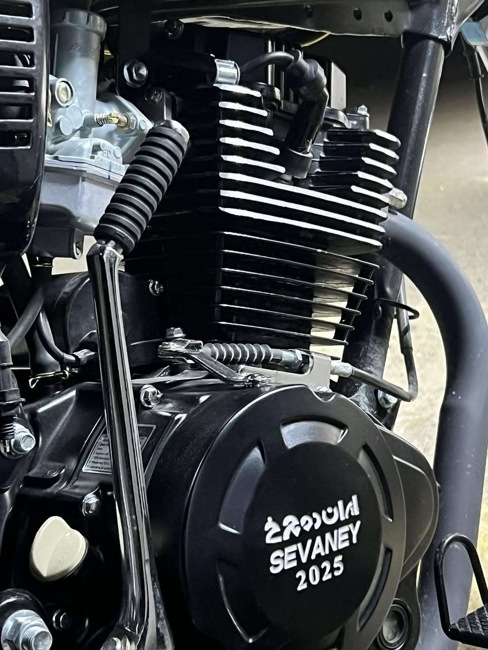 سلام عليكم ايراني سيفان محرك٢٠٠ موديل٢٠٢٥شاشه
صارله ٢٠يوم مكان الرمادي زنكوره  من مشدود برغي مناقصه للبيع او مراوس***********
