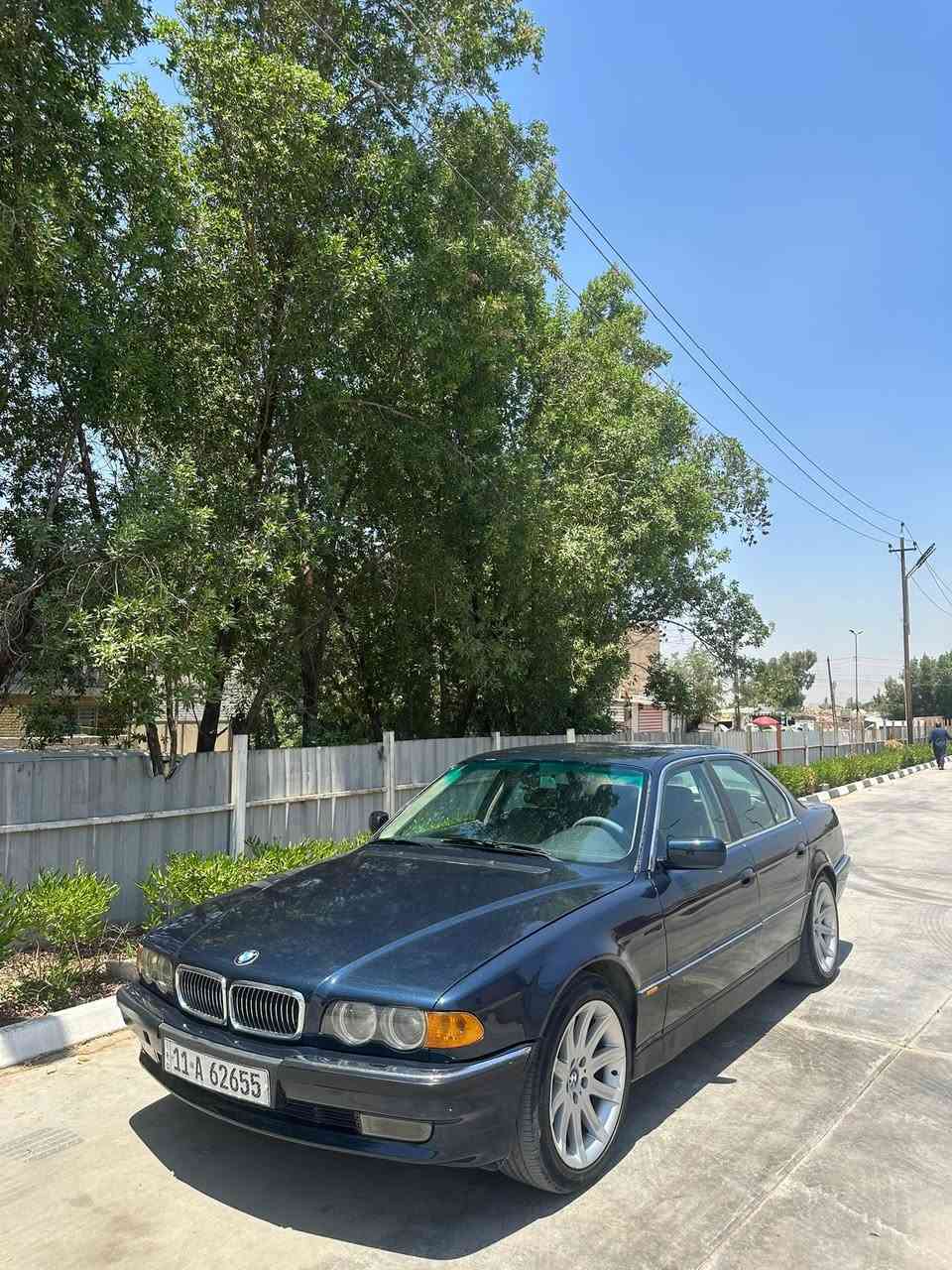 السلام عليكم
بي ام 730 اصل محرك 40
موديل 95 
رقم بغداد الدولي سنويه وهزه جديدات بأسمي 
فول مواصفات 
مصبوغه عام للجماليه بدون ضربه 
السياره جاهزه للأخير 
مكاني البياع حي الاعلام 
السعر 92 وبيها مجال بسيط 
رقمي : ***********

