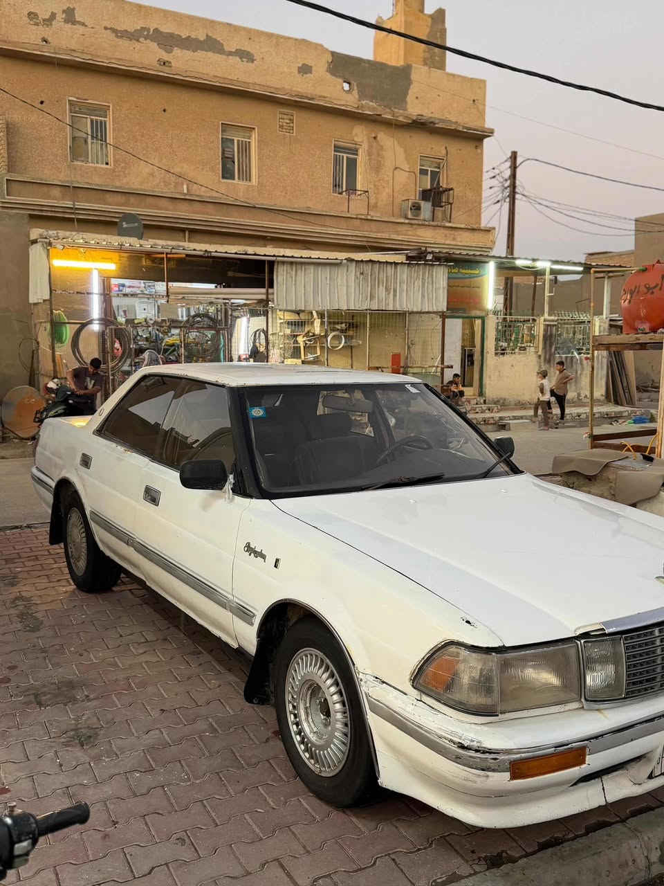 كراون تيوته موديل ١٩٩١ محرك وكير جدد حداديه زينه تخم تاير تبريد شغال مداور ثانيوم مالكه بسماوه ***********
