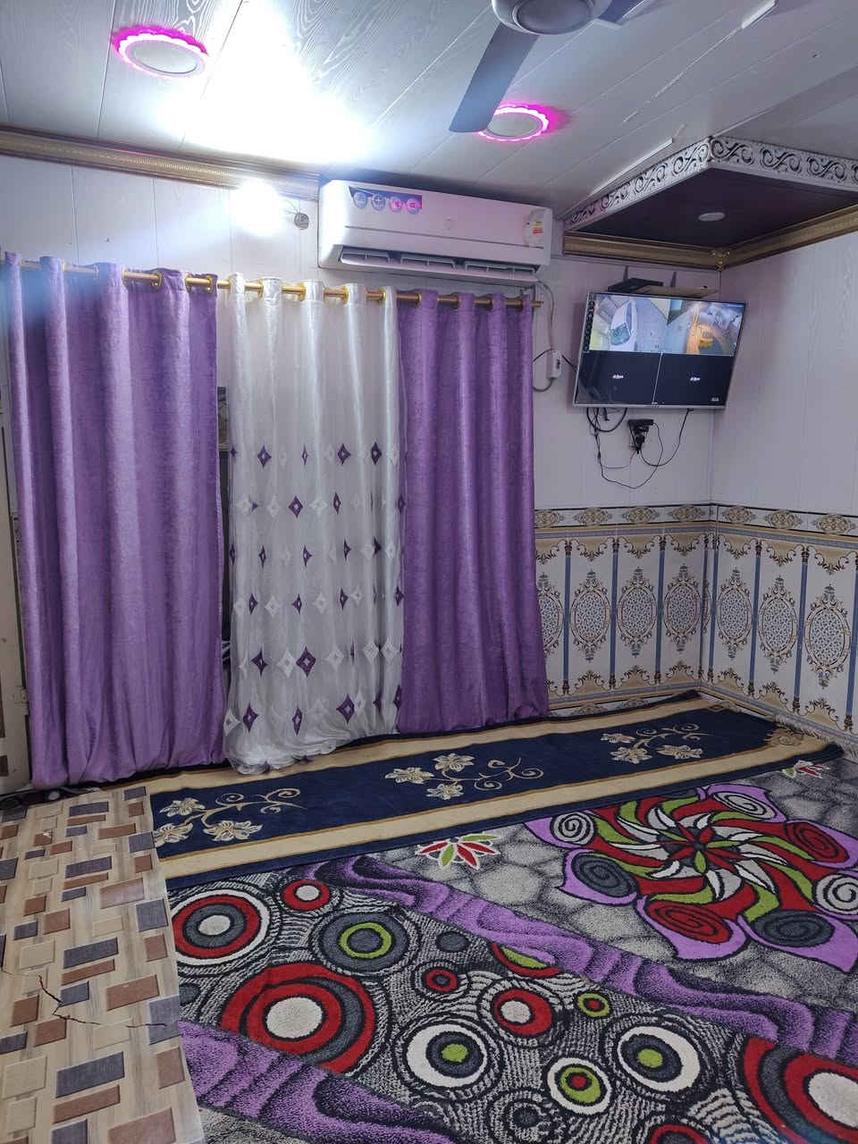 بيت للبيع في التضحية حي الأمن الداخلي قرب مدرسه البقاع مساحه 160متر طابق واحد سعر 125 وبي مجال ***********
