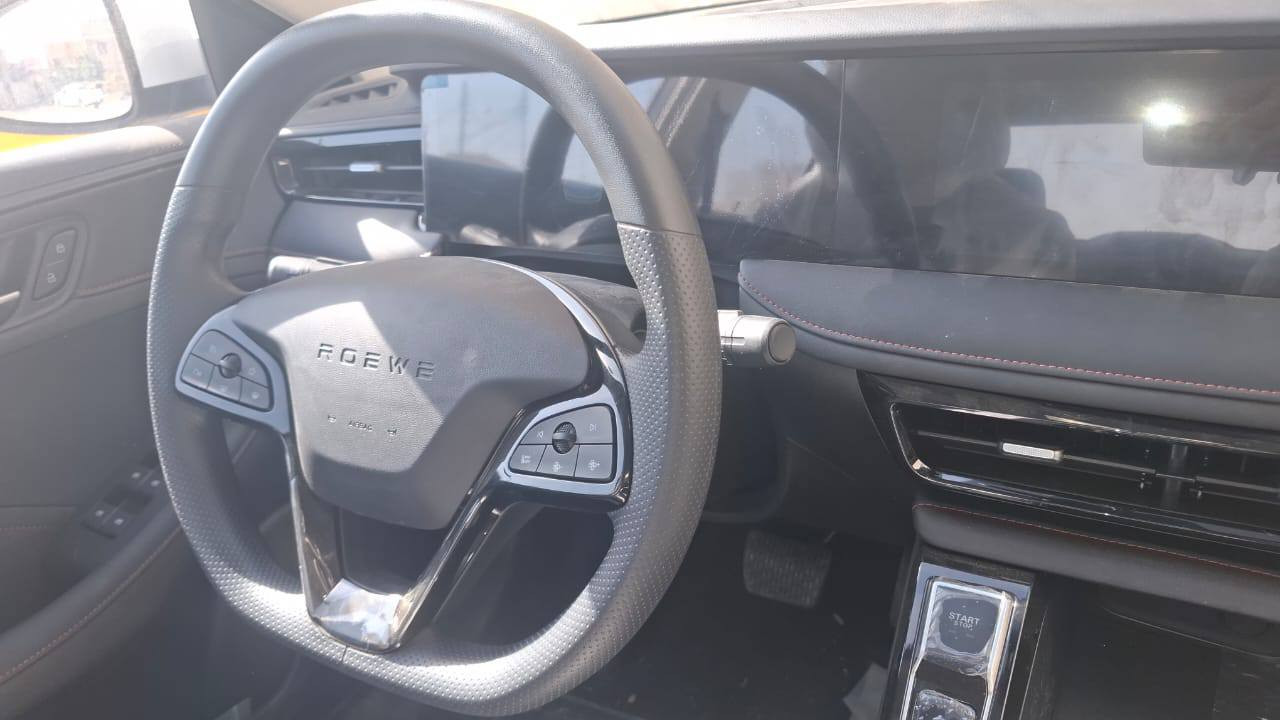 سلام عليكم سياره روي صيني موديل 25 زيور سياره جديده مامرقمه السعر 14 وبيهه مجال رقمي ***********
