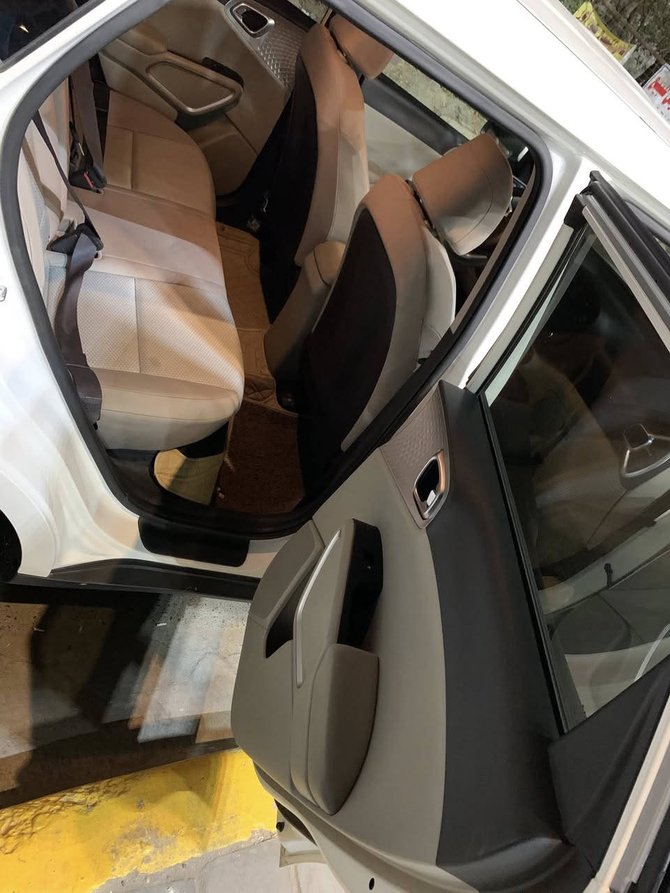 ترهم اقساط
موديل 23 
تفاصيل ***********
