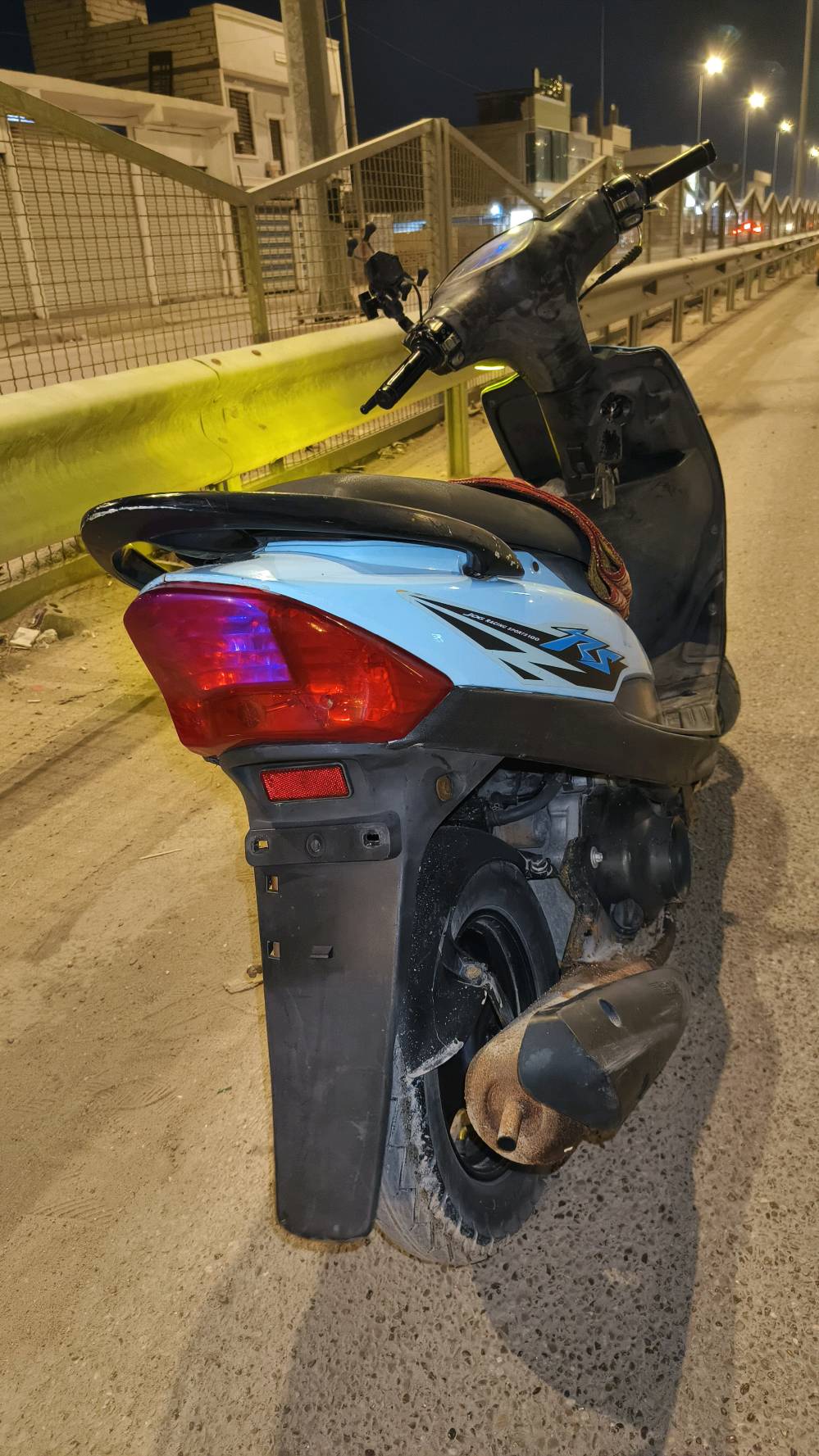 ماكس عدله نضيفه كامله من كلشي بس
كيج السرعه والبانزين ميشتغلن 
والدراجه مبدل بيهه والفات اصليه
الدراجه سابقا ممفتوحه اني مبدلهن ع ايدي تعال وافحص وقتنع... وبيك خير ودلل... مكاني كربلاء.. الشبانات