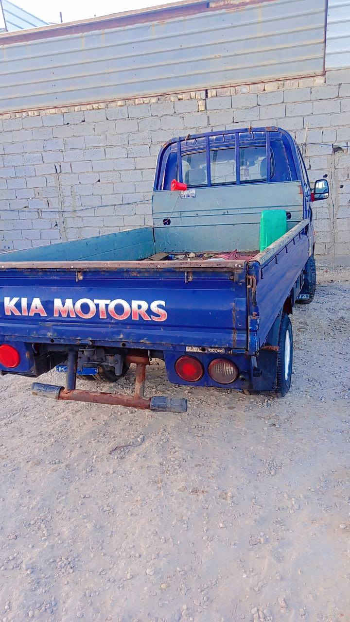 سلام عليكم كيا 2008 رقم بغداد صدامي مهزوزه السياره ومعاملتها كامله  نضيفه السياره للاستفسار ***********
