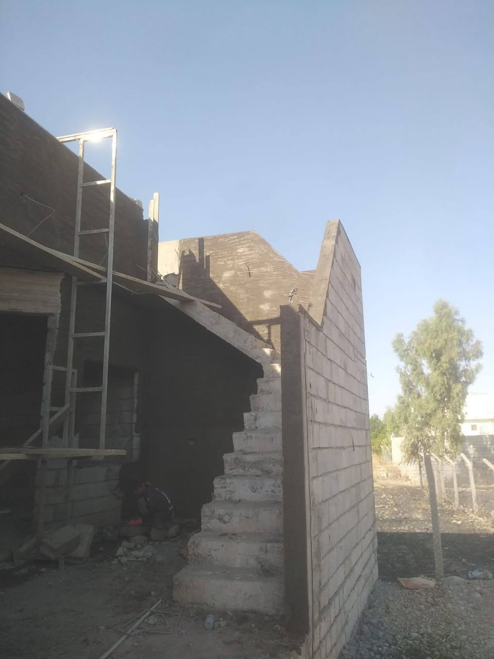 اسطه لبخ متفرغ شغل هندسي
***********

