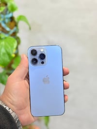 ايفون 13 برو  ذاكرة 256Gb   بطارية 79%  امريكي  جهاز نظيف شخط مابي  بس...